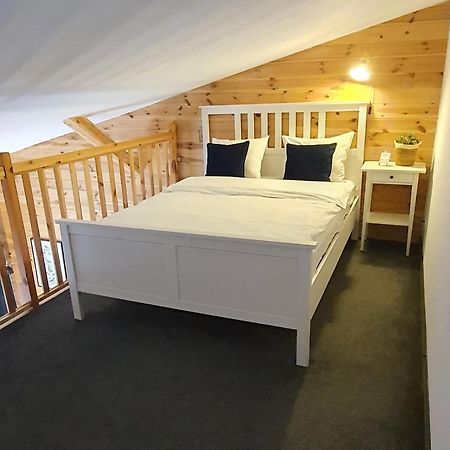 Babie Lato B&B Uniejow Exteriör bild